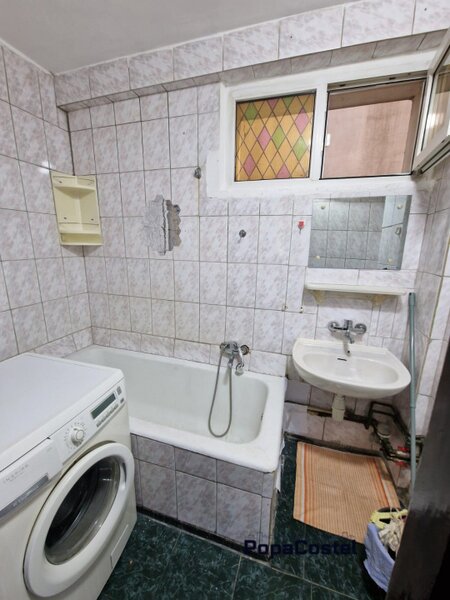 Cantemir - Tineretului 2 camere etaj 4 decomandat, imbunatatit, stradal