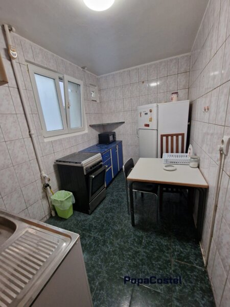 Cantemir - Tineretului 2 camere etaj 4 decomandat, imbunatatit, stradal
