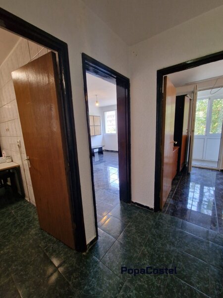Cantemir - Tineretului 2 camere etaj 4 decomandat, imbunatatit, stradal