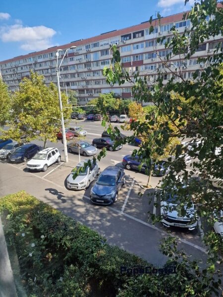 Cantemir - Tineretului 2 camere etaj 4 decomandat, imbunatatit, stradal